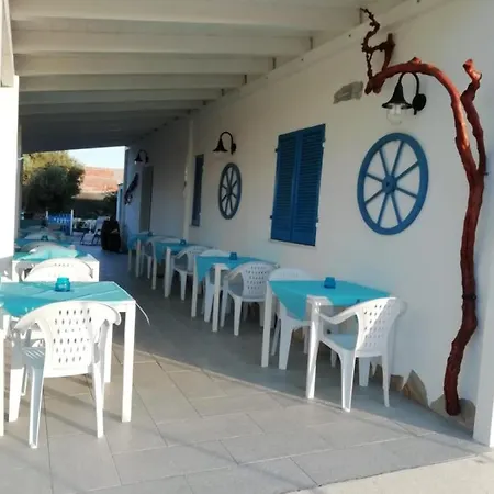 Couette-café And Restaurant La Casa Del Pescatore SantʼAnna Arresi